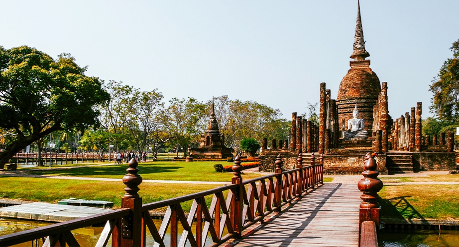 Day 4: Vientiane - Buddha Park (Breakfast)